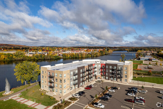 Complex Southeast View - The Apartments at Riverlife