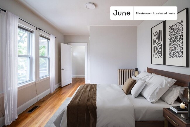Building Photo - Room in Shared 4 bed/1 bath home in Mission Hill