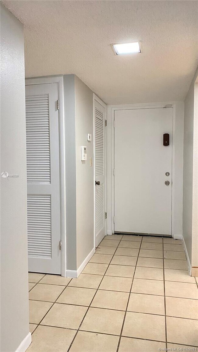 2313 S Cypress Bend Dr Unit 123A, Pompano Beach, FL 33069 Condo for