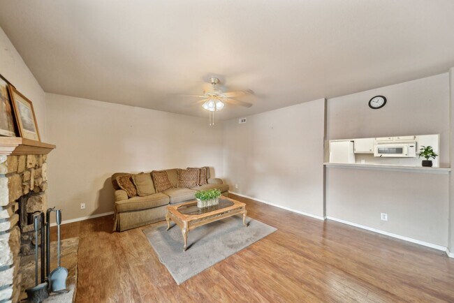 Foto del edificio - Cozy 2 Bedroom Condo located in the South Tulsa