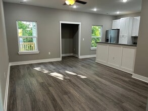 Building Photo - 2084 Ridgeview Dr NW