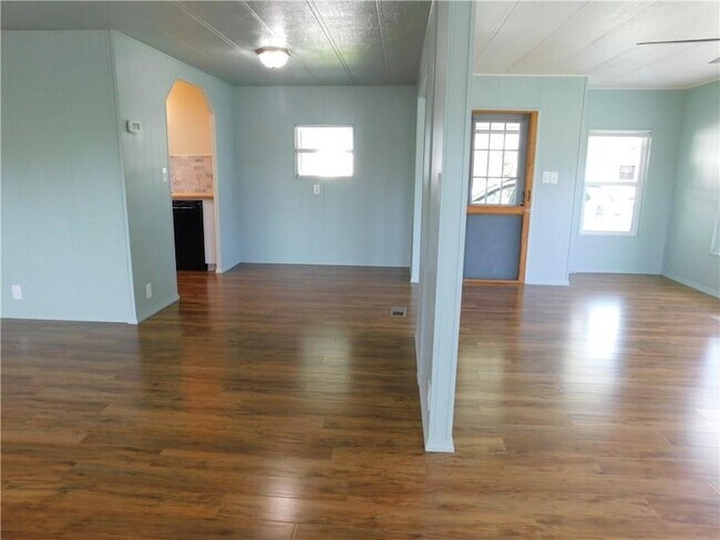 Foto del edificio - 1081 Parkway Ln