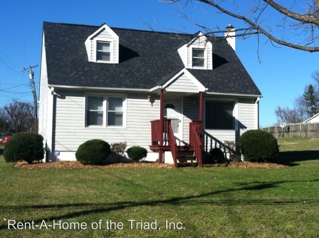Primary Photo - 4 br, 1.5 bath House - 112 Corliss Street