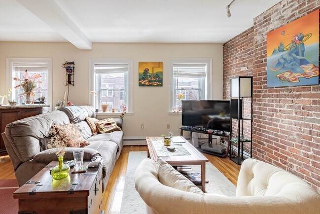 Foto del edificio - 39 Garrison Rd