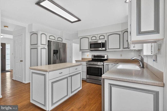 Foto del edificio - 10545 Winged Elm Cir