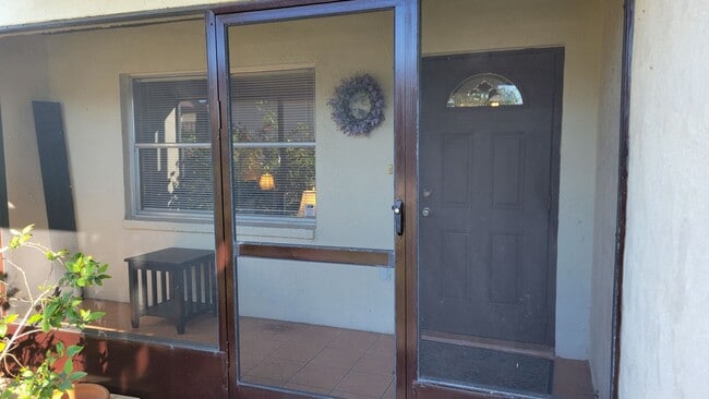 Building Photo - BACK ON THE MARKET-Seasonal/short term  2 ...