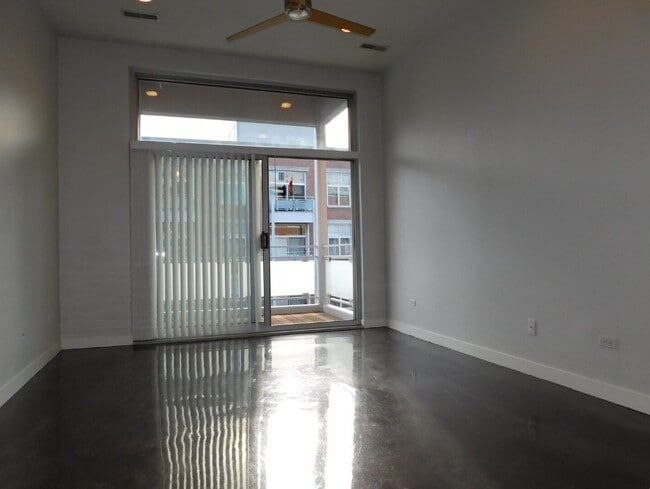 Foto del edificio - 939 W Madison St