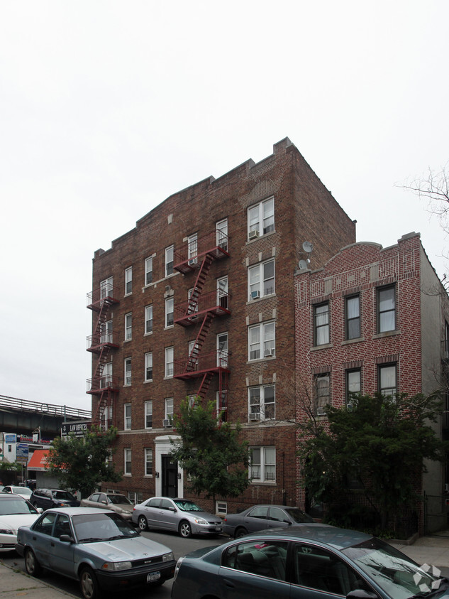 Building Photo - 40-07 67th St