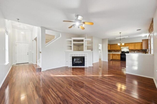 Foto del edificio - 14425 Lilley Brook Cove