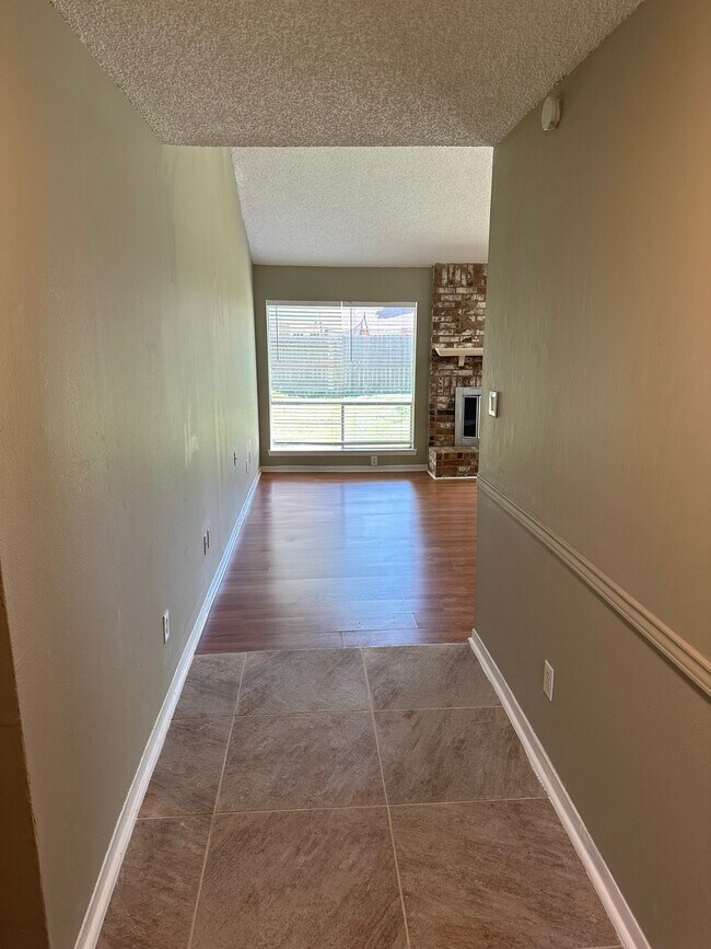 Foto del edificio - 25402 Sugar Valley Ln