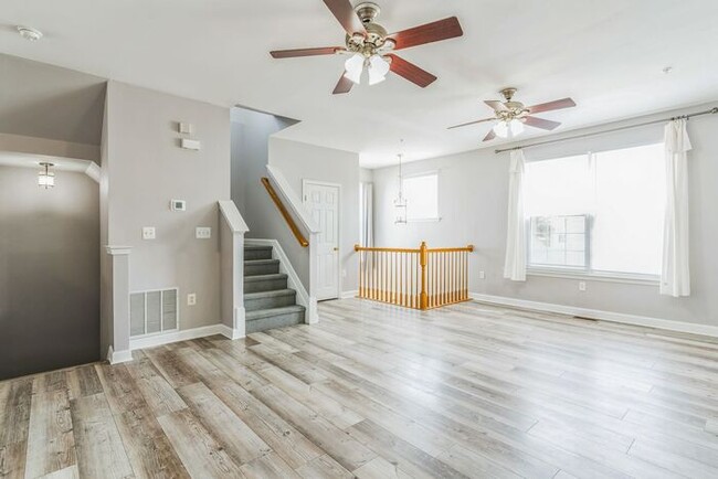 Building Photo - 48386 Sunburst Dr