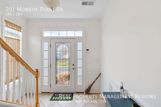 Building Photo - 201 Monroe Point Dr