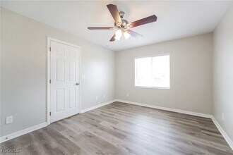 Building Photo - 2715 72nd St W