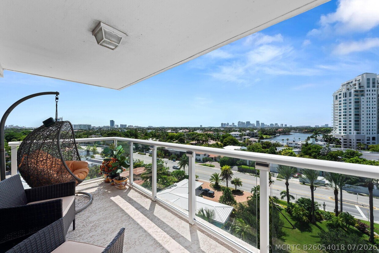 Foto del edificio - 3000 Holiday Dr