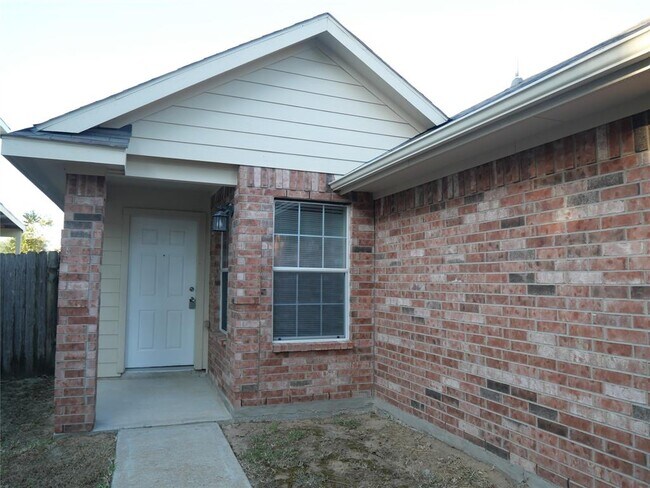 Building Photo - 4918 Canyon Blanco Dr