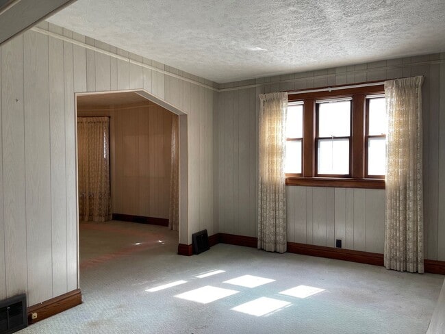 Photo - Cute & Retro 3 Bedroom Home in Midtown w/ Garage!