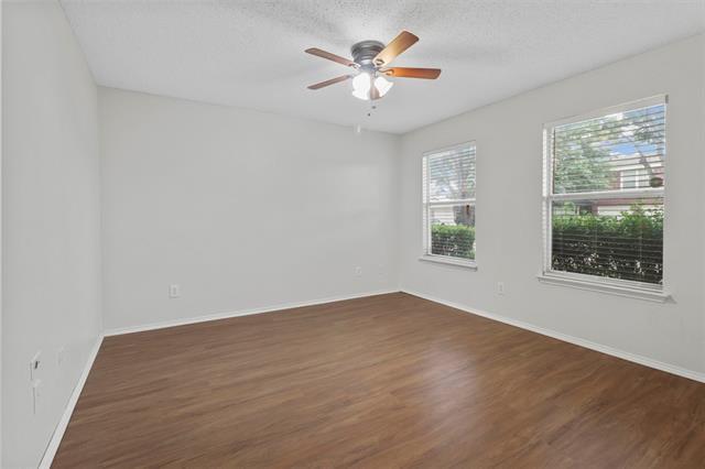 Foto del edificio - 1579 Chivalry Ln