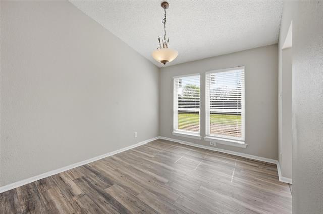 Foto del edificio - 935 Mapleleaf Ln