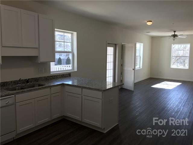 Building Photo - 17905 Delmas Dr