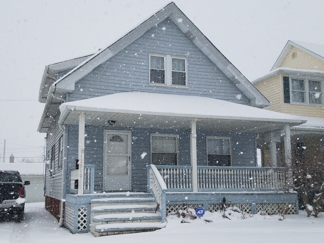 Primary Photo - 12010 Derby Road