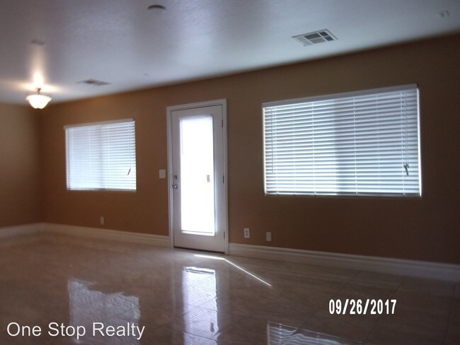 Building Photo - 3 br, 2.5 bath House - 247 Rustic Club Way