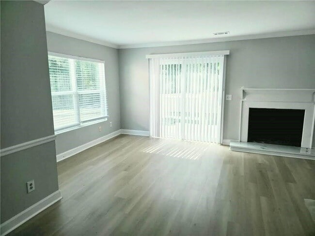 Building Photo - 1221 Oak Forest Ct SW