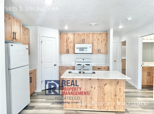 Foto del edificio - 3 Bedroom 1 Bath Apartment - Fiber Interne...