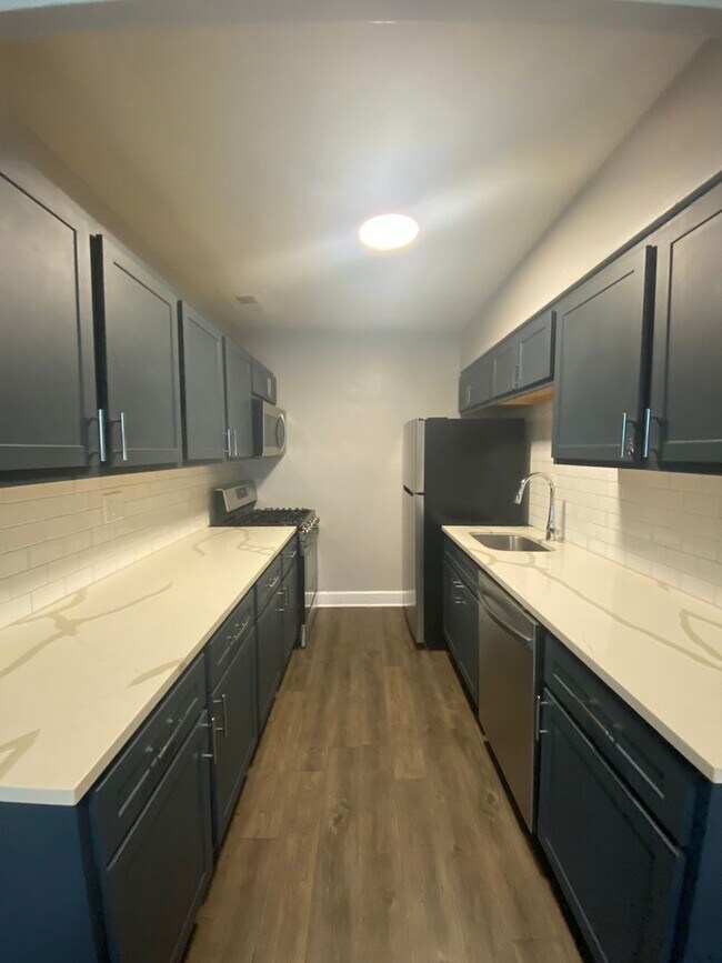 Foto del edificio - Updated Two Bed Two Bath Apt in Dogtown!