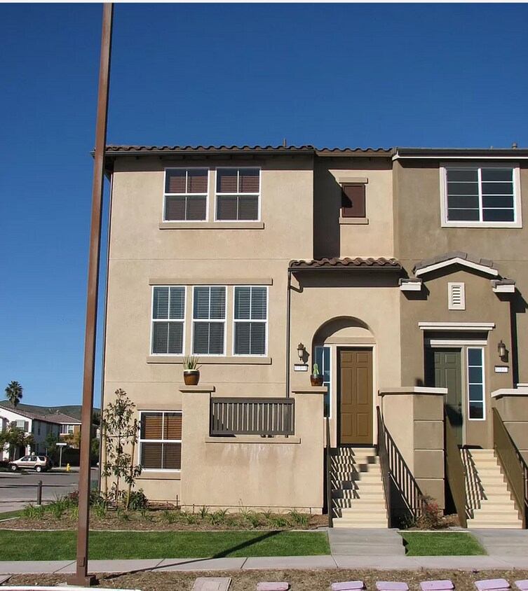 Foto principal - Riverwalk End Unit — YMCA & Community Park...