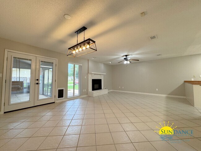 Building Photo - Charming 3-Bedroom Home in Palm Estates, N...