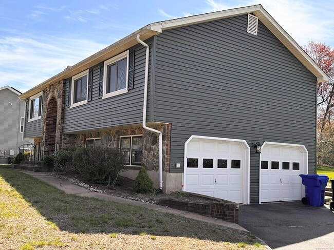 Building Photo - 37 Woodmont Dr