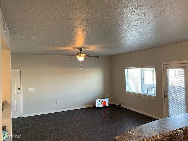 Building Photo - 1 br, 1 bath Apartment - 7107 Enoch Drive