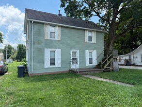 Building Photo - 107 W Prairie St