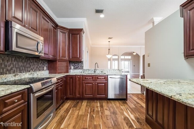 Foto del edificio - 4 br, 3 bath House - 21630 Sled Rd UNIT