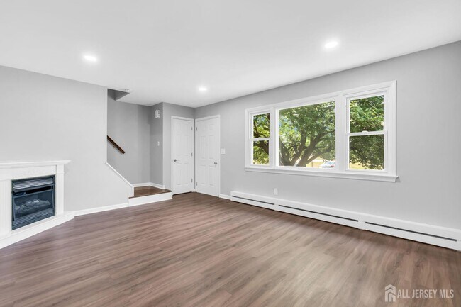 Foto del edificio - 368-70-370 Voorhees Ave