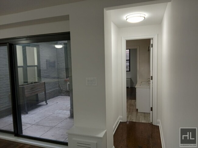 Building Photo - EAST 72 STREET
