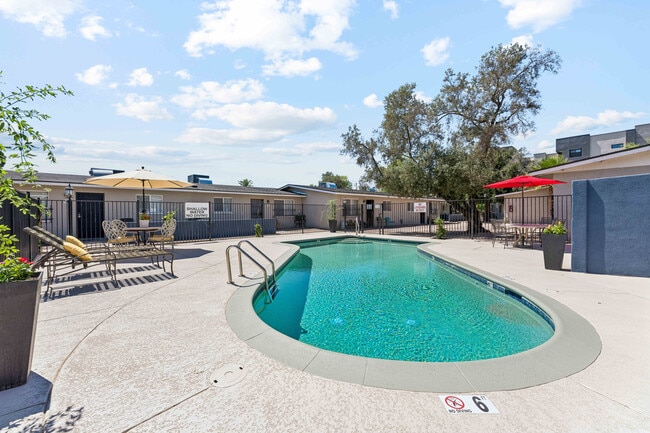 Foto del edificio - Madison Villas