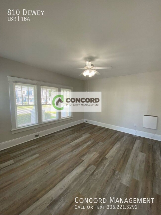 Foto del edificio - 810 Dewey-