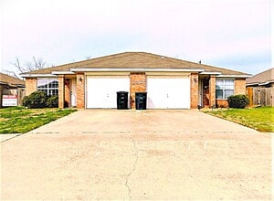 Building Photo - 3305 Alicante Ct