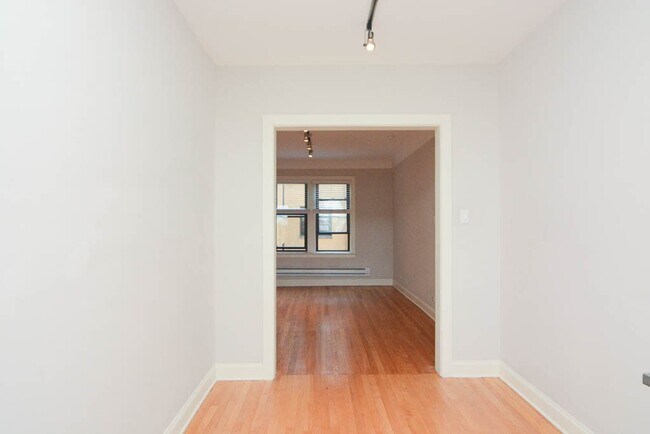 Foto del edificio - 2322 N Rockwell St