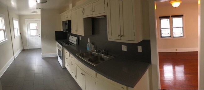 Cocina - 6067 Roy St