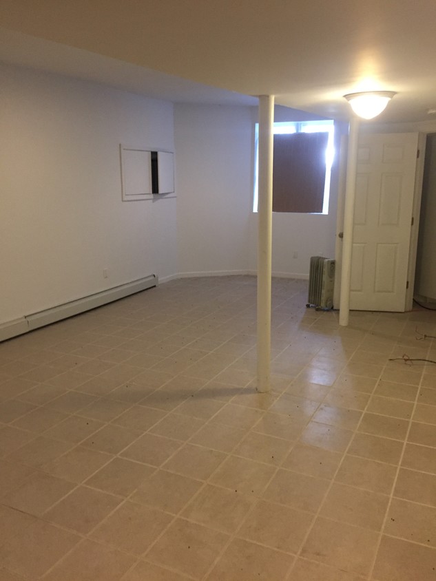 Building Photo - 1542 Hoe Ave