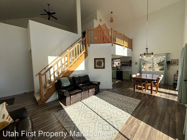Foto del edificio - 2 br, 2 bath House - 122 E Pine View Dr