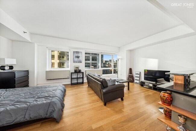 446 Kent Ave Unit 7C, Brooklyn, NY 11249 - Room for Rent in Brooklyn