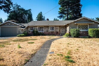 Building Photo - 815 Maywood Ln