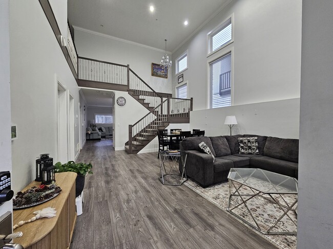 Building Photo - 8512 Forest Gate Dr