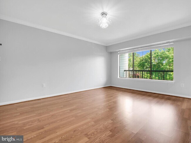 Foto del edificio - 8383 Buttress Ln