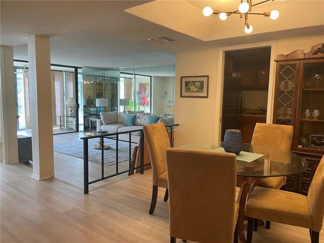 Foto del edificio - 3730 Inverrary Dr