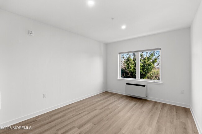 Foto del edificio - 180 Morris Ave