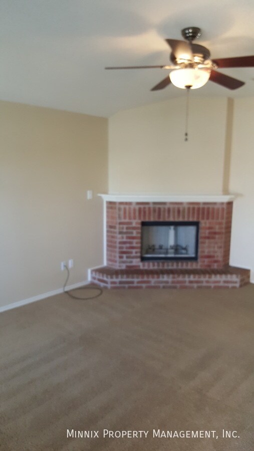 Building Photo - 515 N Kline Ave